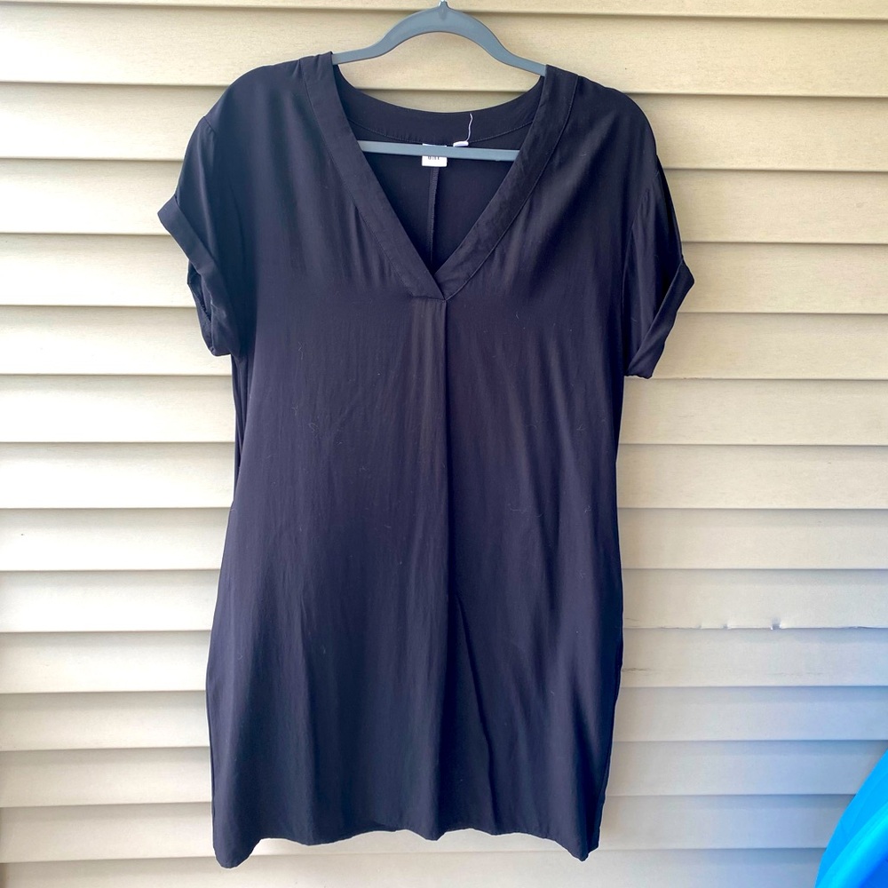 GAP V-neck Short Sleeve Dress - Women’s Size M